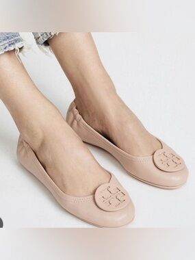 Tory Burch Reva deconstructed leather ballet flats in a beige color size 7.5M